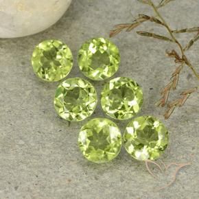 Shop natural 2.65ct Vert jaunâtre Péridot gems, Tour, from Chine at GemSelect. In stock, global shipping!