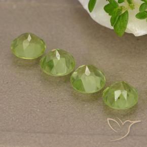 Shop natural 2.14ct Vert moyen Péridot gems, Tour, from Chine at GemSelect. In stock, global shipping!
