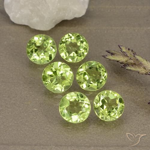 Shop natural 2.93ct Vert vif et léger Péridot gems, Tour, from Chine at GemSelect. In stock, global shipping!