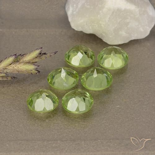 Shop natural 2.93ct Vert vif et léger Péridot gems, Tour, from Chine at GemSelect. In stock, global shipping!
