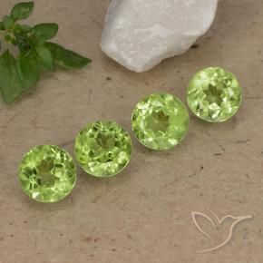 Shop natural 2.27ct Vert éclatant Péridot gems, Tour, from Chine at GemSelect. In stock, global shipping!