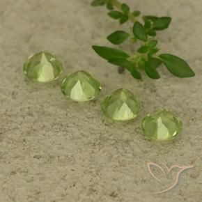 Shop natural 1.95ct Vert vif et léger Péridot gems, Tour, from Chine at GemSelect. In stock, global shipping!