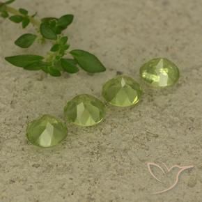 Shop natural 2.21ct Vert jaunâtre Péridot gems, Tour, from Chine at GemSelect. In stock, global shipping!