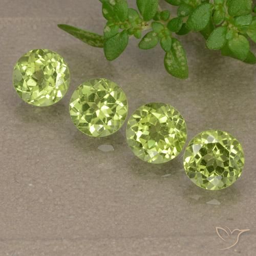 1.80ctw Naturel Vert vif et léger Péridot, Tour, VVS-VS