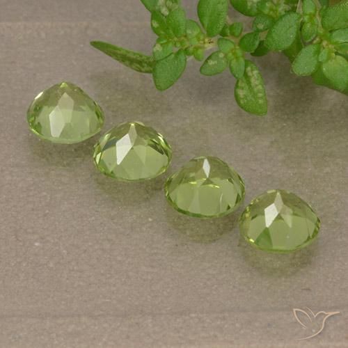 Shop natural 1.80ct Vert vif et léger Péridot gems, Tour, from Chine at GemSelect. In stock, global shipping!