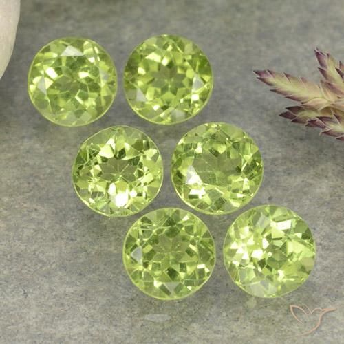 Shop natural 2.43ct Vert clair Péridot gems, Tour, from Chine at GemSelect. In stock, global shipping!