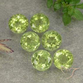 Shop natural 2.61ct Vert vif et léger Péridot gems, Tour, from Chine at GemSelect. In stock, global shipping!