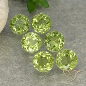 Shop natural 2.61ct Vert vif et léger Péridot gems, Tour, from Chine at GemSelect. In stock, global shipping!