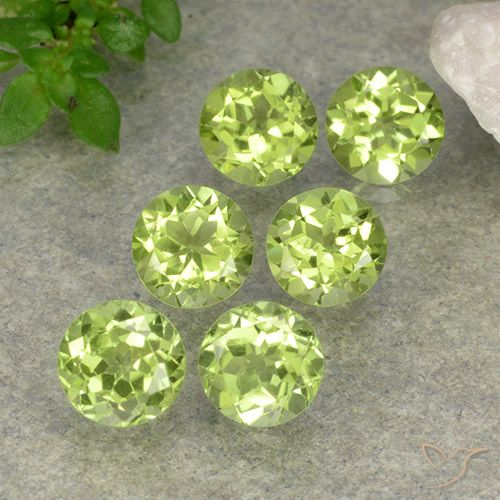 2.42ctw Naturel Vert clair Péridot, Tour, VVS-VS