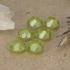 Shop natural 2.52ct Vert vif et léger Péridot gems, Tour, from Chine at GemSelect. In stock, global shipping!