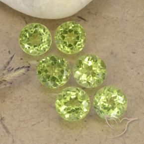 Shop natural 2.45ct Vert vif et léger Péridot gems, Tour, from Chine at GemSelect. In stock, global shipping!