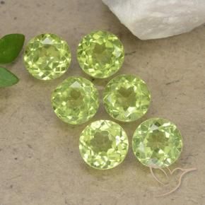 Shop natural 2.51ct Vert vif et léger Péridot gems, Tour, from Chine at GemSelect. In stock, global shipping!