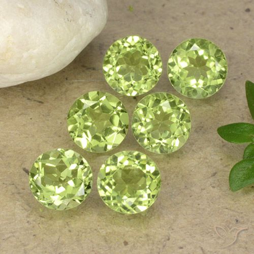 2.61ctw Naturel Vert clair Péridot, Tour, VVS-VS