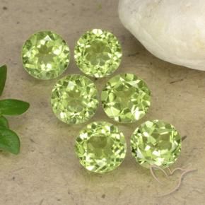 Shop natural 2.61ct Vert clair Péridot gems, Tour, from Chine at GemSelect. In stock, global shipping!