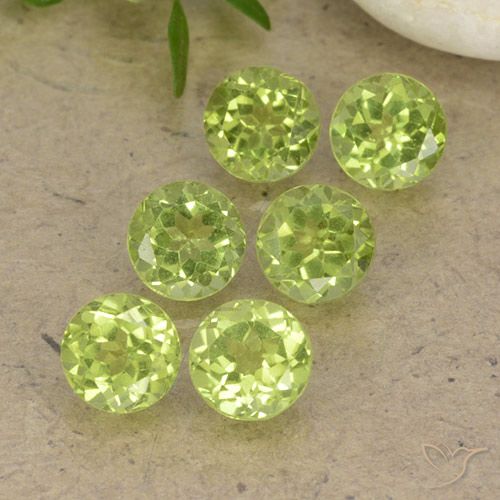 2.64ctw Naturel Vert clair Péridot, Tour, VVS-VS