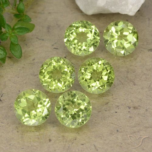 2.66ctw Naturel Vert clair Péridot, Tour, VVS-VS