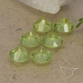Shop natural 2.58ct Vert clair Péridot gems, Tour, from Chine at GemSelect. In stock, global shipping!