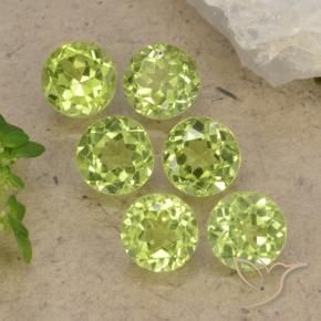 Shop natural 2.49ct Vert clair Péridot gems, Tour, from Chine at GemSelect. In stock, global shipping!