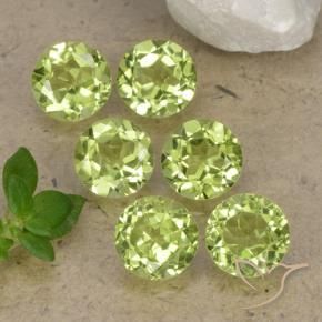 Shop natural 2.37ct Vert vif et léger Péridot gems, Tour, from Chine at GemSelect. In stock, global shipping!