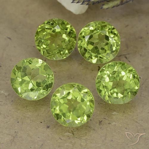 Shop natural 4.46ct Vert vif et léger Péridot gems, Tour, from Chine at GemSelect. In stock, global shipping!