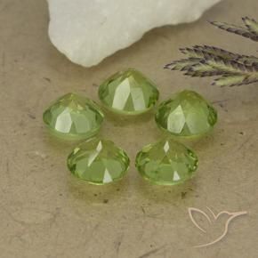Shop natural 4.09ct Vert vif et léger Péridot gems, Tour, from Chine at GemSelect. In stock, global shipping!