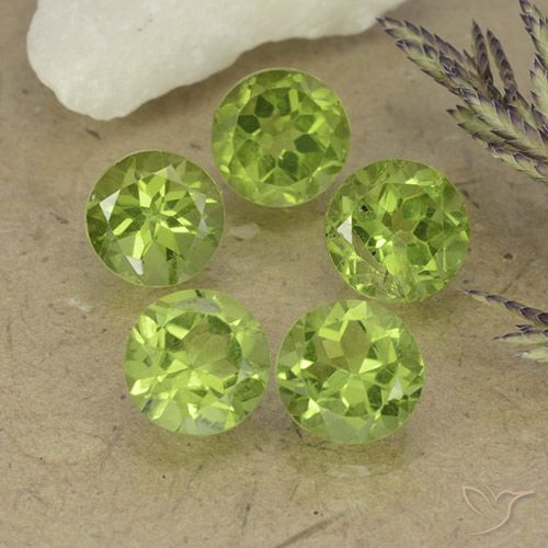 4.75ctw Naturel Vert vif et léger Péridot, Tour, VVS-VS