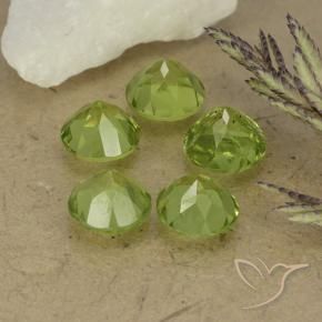 Shop natural 4.75ct Vert vif et léger Péridot gems, Tour, from Chine at GemSelect. In stock, global shipping!