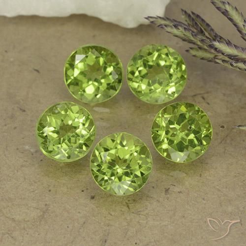Shop natural 4.29ct Vert vif et léger Péridot gems, Tour, from Chine at GemSelect. In stock, global shipping!