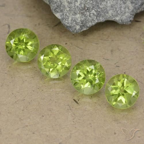 3.90ctw Naturel Vert vif et léger Péridot, Tour, VVS-VS