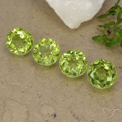 3.90ctw Naturel Vert moyen Péridot, Tour, VS