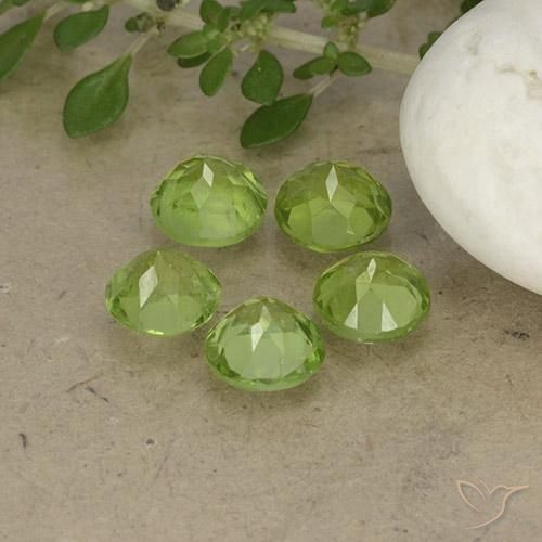 Shop natural 4.18ct Vert vif et léger Péridot gems, Tour, from Chine at GemSelect. In stock, global shipping!