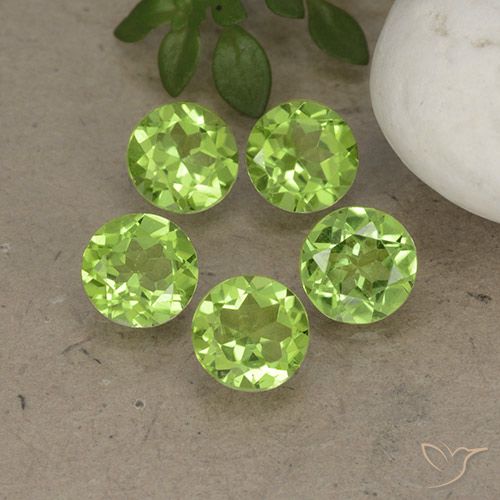 3.92ctw Naturel Vert vif et léger Péridot, Tour, VS