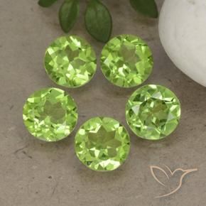 Shop natural 3.92ct Vert vif et léger Péridot gems, Tour, from Chine at GemSelect. In stock, global shipping!