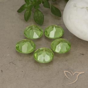 Shop natural 3.92ct Vert vif et léger Péridot gems, Tour, from Chine at GemSelect. In stock, global shipping!