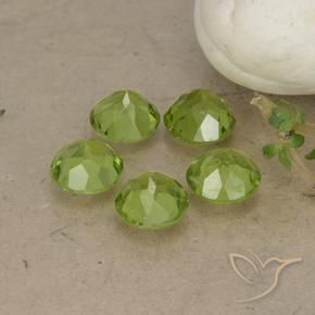 Shop natural 4.67ct Vert éclatant Péridot gems, Tour, from Chine at GemSelect. In stock, global shipping!