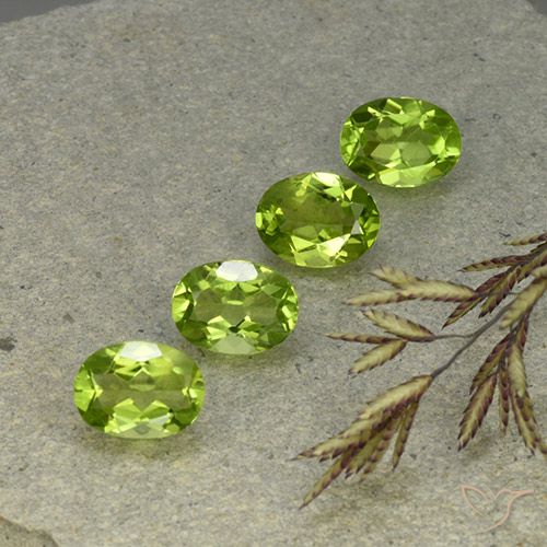 Shop natural 5.57ct Vert moyen Péridot gems, ovale, from Chine at GemSelect. In stock, global shipping!