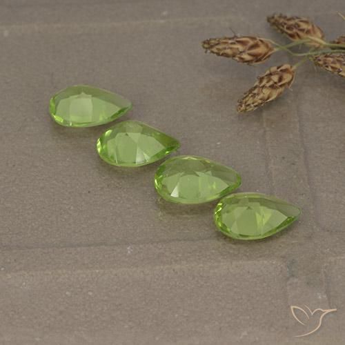 Shop natural 2.45ct Vert moyen Péridot gems, En forme de poire, from Chine at GemSelect. In stock, global shipping!
