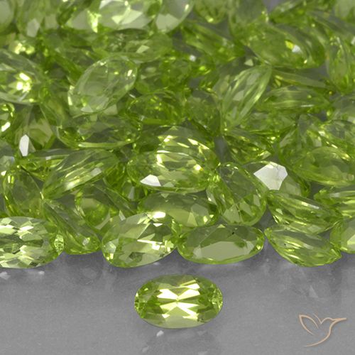 0.24ct Naturel Vert éclatant Péridot, ovale, VVS-VS
