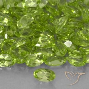 Péridot Vert éclatant naturelle ovale, 0.24 ct, VVS-VS