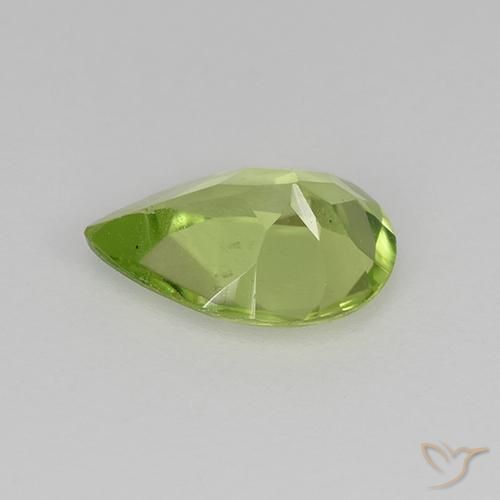 Péridot Vert moyen naturelle En forme de poire, 0.60 ct, VVS-VS