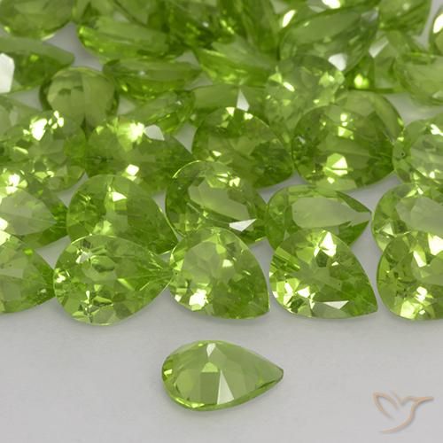 Péridot Vert jaunâtre naturelle En forme de poire, 1.08 ct, VS