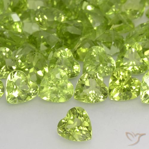 Péridot Vert jaunâtre naturelle Cœur, 0.48 ct, VVS-VS