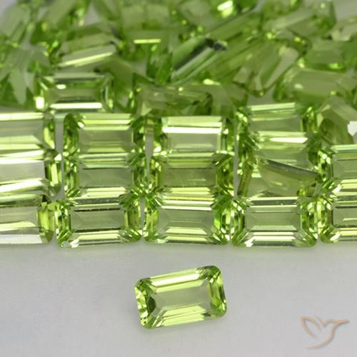 Péridot Vert vif et léger naturelle Octogone / coupe Émeraude, 0.30 ct, VVS-VS