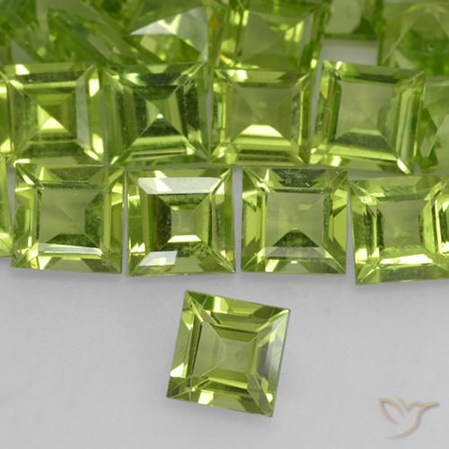 Péridot Vert clair naturelle Carré, 0.67 ct, VVS-VS