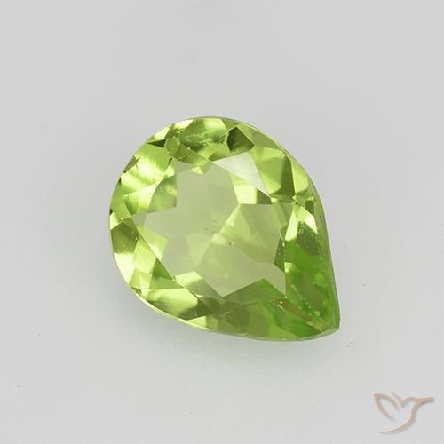 Péridot Vert moyen naturelle En forme de poire, 0.92 ct, VS