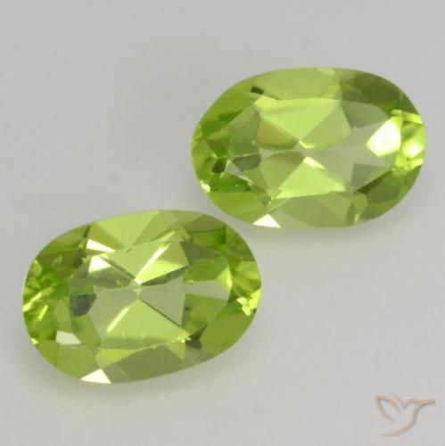 Shop natural 1.10ct Vert éclatant Péridot gems, ovale, from Chine at GemSelect. In stock, global shipping!
