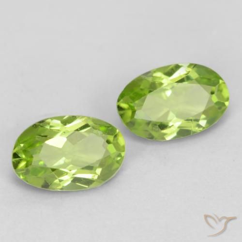 Shop natural 0.94ct Vert éclatant Péridot gems, ovale, from Chine at GemSelect. In stock, global shipping!