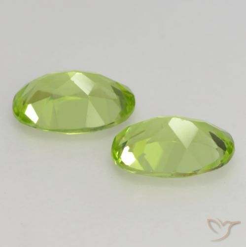 Shop natural 0.93ct Vert vif et léger Péridot gems, ovale, from Chine at GemSelect. In stock, global shipping!