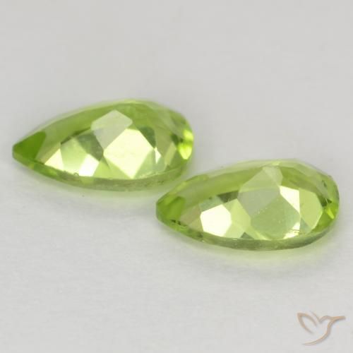 Shop natural 0.92ct Vert moyen Péridot gems, En forme de poire, from Chine at GemSelect. In stock, global shipping!