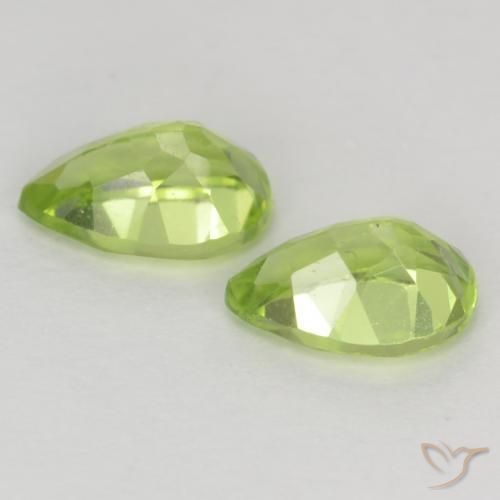 Shop natural 0.94ct Vert clair Péridot gems, En forme de poire, from Chine at GemSelect. In stock, global shipping!